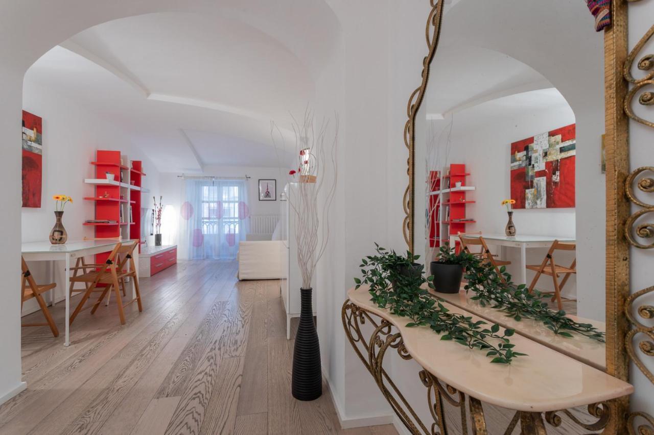 Red Studio Near Porta Nuova By Wonderful Italy トリノ エクステリア 写真